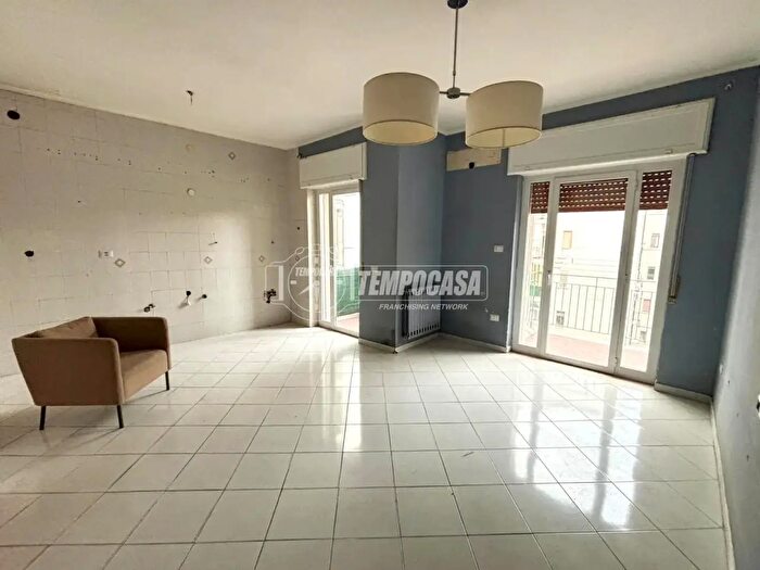 Appartamento trilocale in affitto in Via Colonnello Carlo Lahalle, Napoli