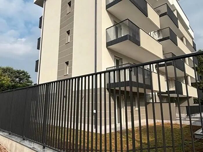 Appartamento quadrilocale in vendita in Via Novara, Abbiategrasso
