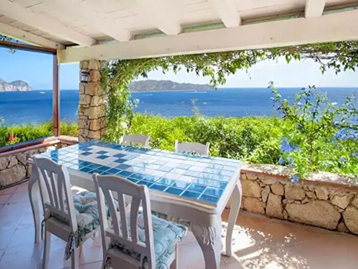 Casa con 5 locali in vendita in San Teodoro