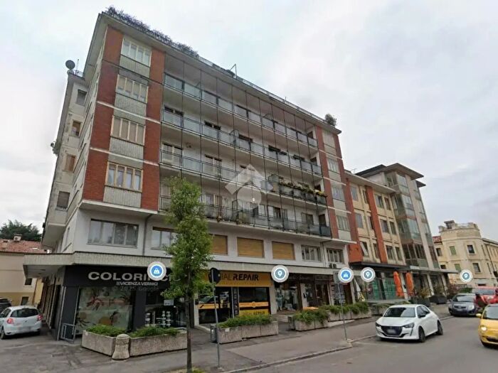 Appartamento quadrilocale in vendita in Viale Venezia, Bassano Del Grappa