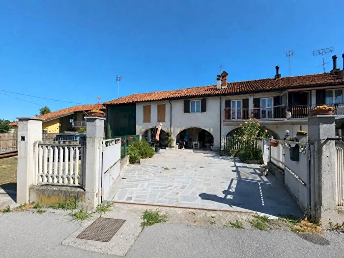Casa con 5 locali in vendita in Via Prato Salice, Pianfei