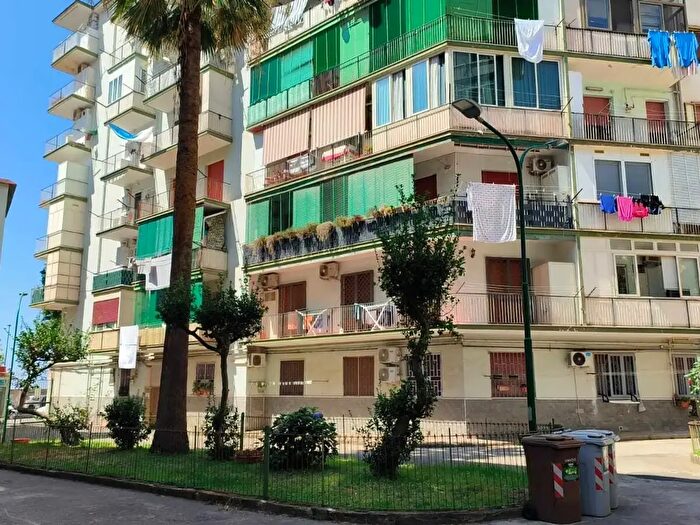 Appartamento bilocale in vendita in Napoli