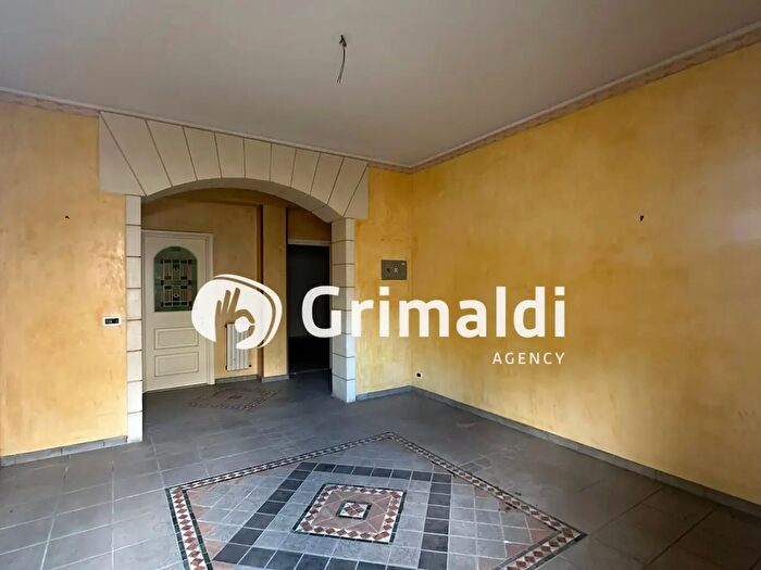 Appartamento quadrilocale in vendita in Via Conte Ruggero, Paterno