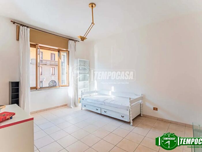 Appartamento bilocale in affitto in Via Veglia, Milano