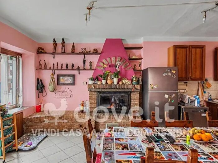 Appartamento quadrilocale in vendita in Via G Nobile, GatticoVeruno