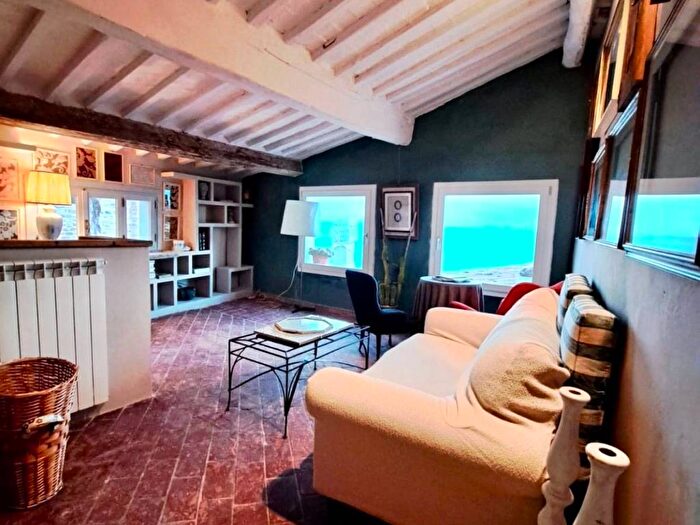 Appartamento con 5 locali in vendita in Centro, Terricciola