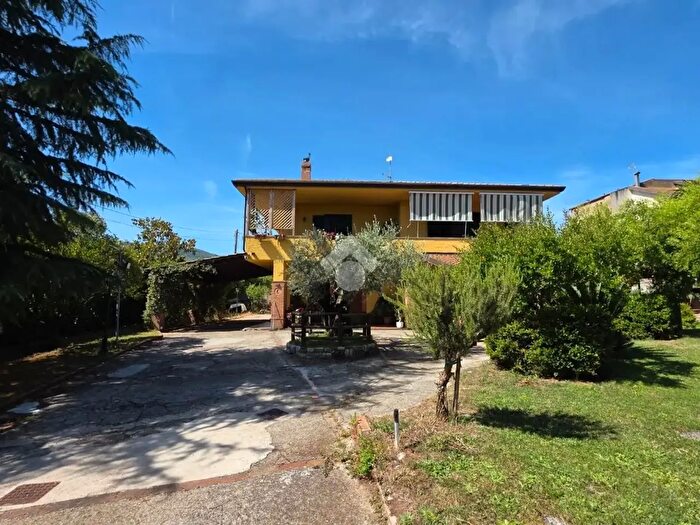 Casa con 9 locali in vendita in Contrada Capitone, Sant'Agata De' Goti
