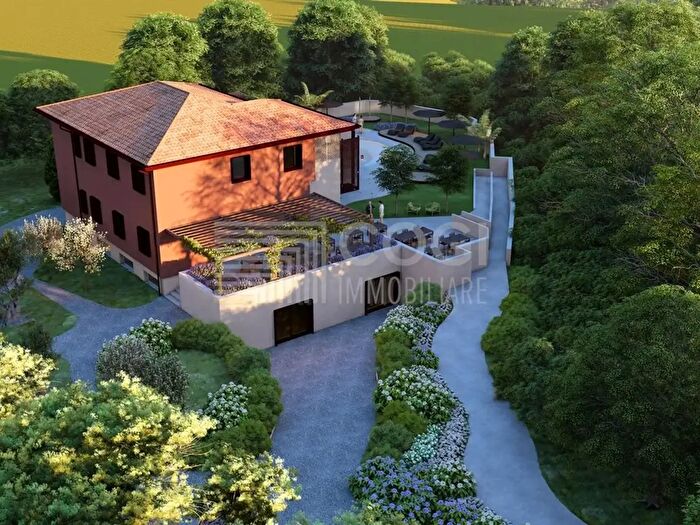 Casa con 13 locali in vendita in Via Marsiglie, Casalfiumanese