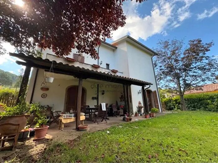 Casa con 6 locali in vendita in Via Ettore Blasioli, Spoleto