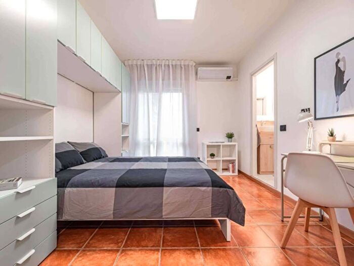 Appartamento bilocale in affitto in Via Floreste Malfer, Borgo Roma, Verona