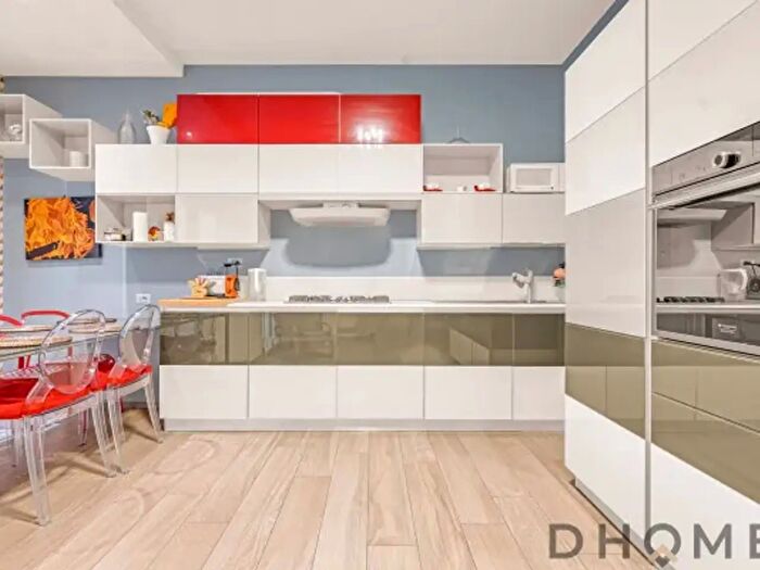 Appartamento con 5 locali in vendita in Via Livinallongo Mila, Milano