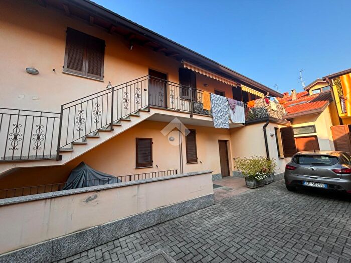 Casa bilocale in vendita in Via Rasini, Cavenago Di Brianza