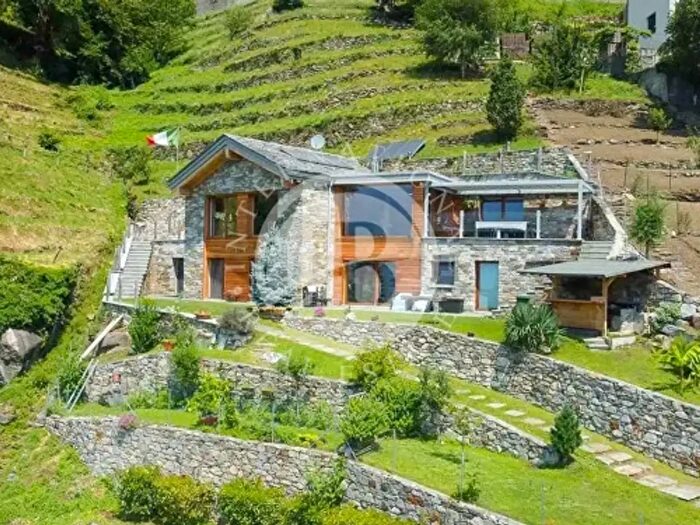 Casa con 6 locali in vendita in Chiavenna