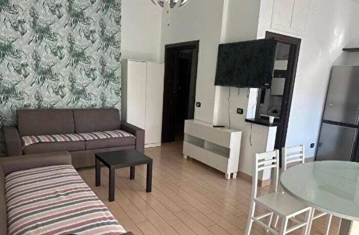Appartamento trilocale in affitto in Viale dei Salesiani, Cinecittà, Roma