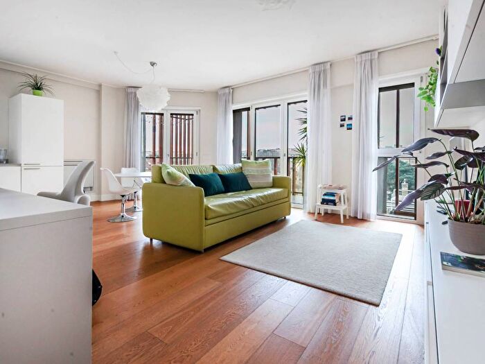 Appartamento bilocale in affitto in Via Pola, Isola, Milano