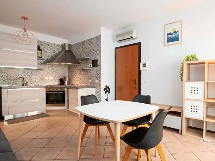 Appartamento monolocale in affitto in Viale Marche, Milano