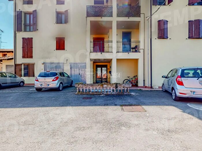 Appartamento trilocale in vendita in Via Lavacchi, San Felice Sul Panaro