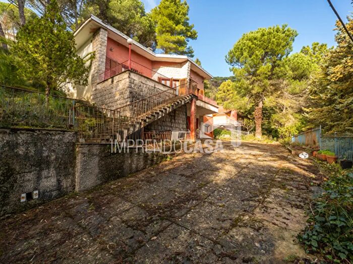 Casa con 5 locali in vendita in Via SM, Monreale