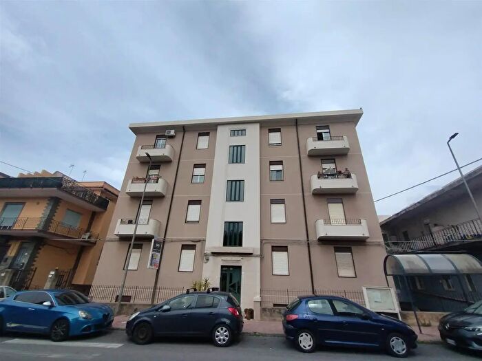 Appartamento trilocale in affitto in Via Nazionale, Saponara