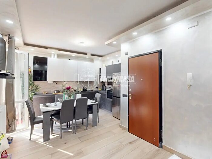 Appartamento trilocale in vendita in Via Alessandro Manzoni, Paullo