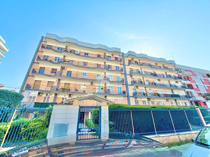 Appartamento quadrilocale in vendita in Via Tenente Liguori, Bari