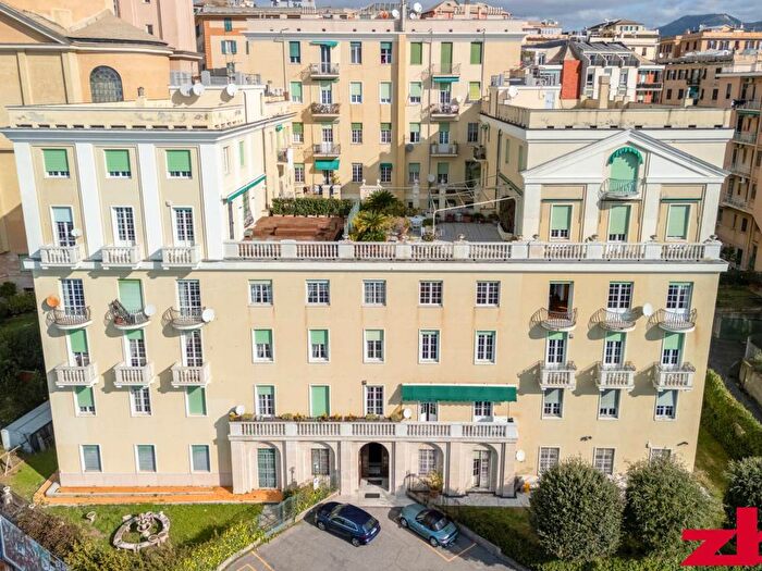 Appartamento con 6 locali in affitto in Via Podgora, Albaro, Genova