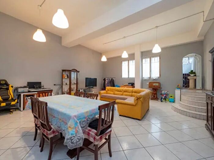 Casa quadrilocale in vendita in Via Evangelista Torricelli, Settimo Milanese