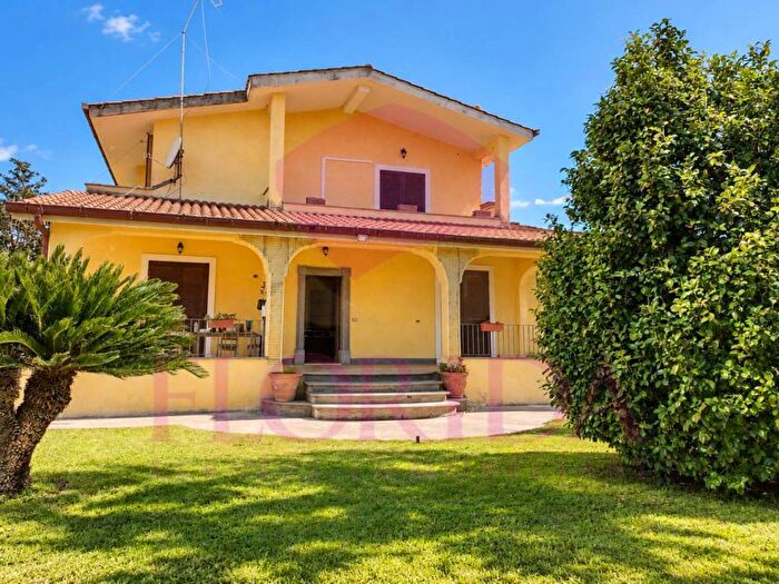 Casa quadrilocale in affitto in Via Presenzano, Trigoria, Roma