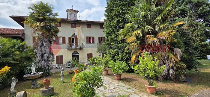 Casa con 12 locali in vendita in Stradale Pascaretto, Pinerolo