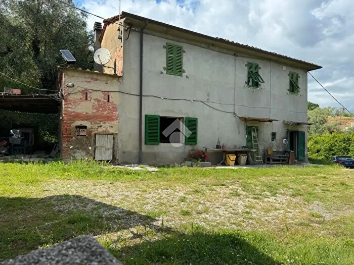 Casa quadrilocale in vendita in Via Caduti di Tutte Le Guerre, Buggiano