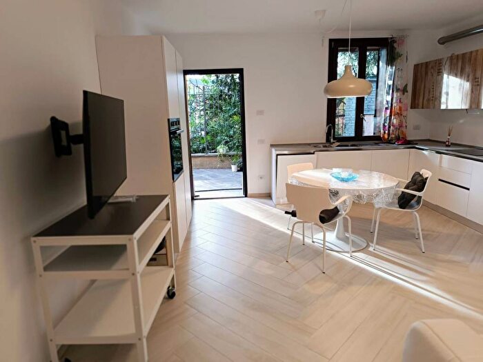 Appartamento bilocale in affitto in Viale Luigi Borri, Giubiano San Carlo, Varese