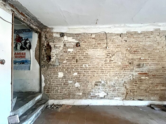 Casa quadrilocale in vendita in Jesi