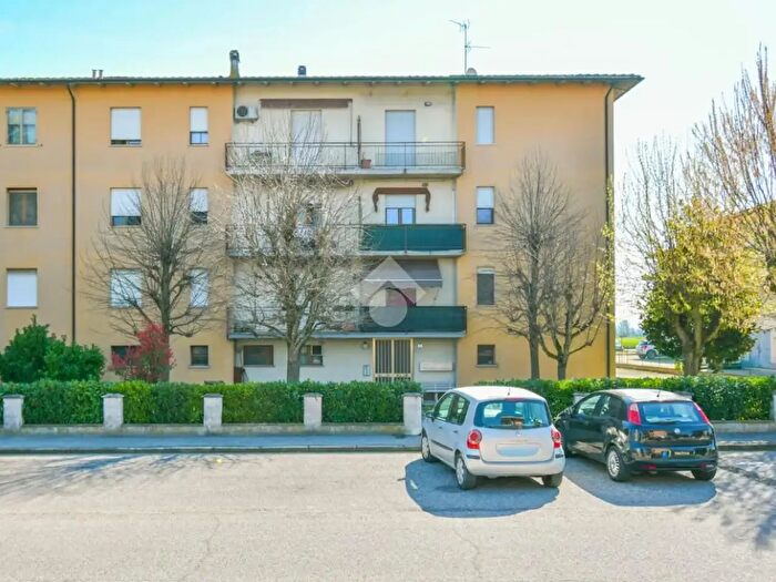 Appartamento trilocale in vendita in Via Giovanni Boccaccio, Galliera