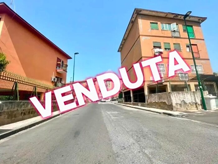 Appartamento trilocale in vendita in Appartamento Via Ercolano Salvi, Napoli
