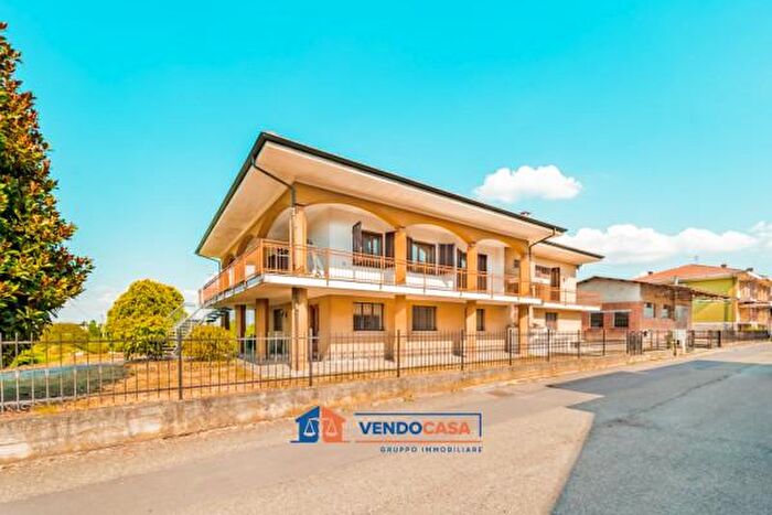 Casa con 6 locali in vendita in Via Vottignasco, Villafalletto