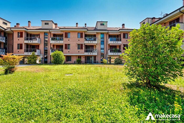 Appartamento quadrilocale in vendita in Via della Chiesa, Vizzolo Predabissi