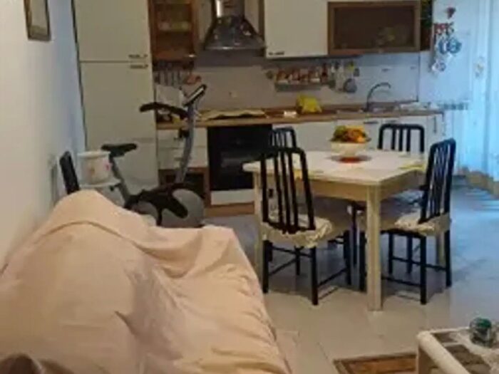 Appartamento trilocale in vendita in Via Francesco Cilea, Latina