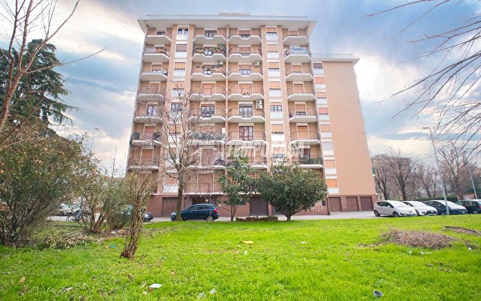 Appartamento con 5 locali in vendita in Novara