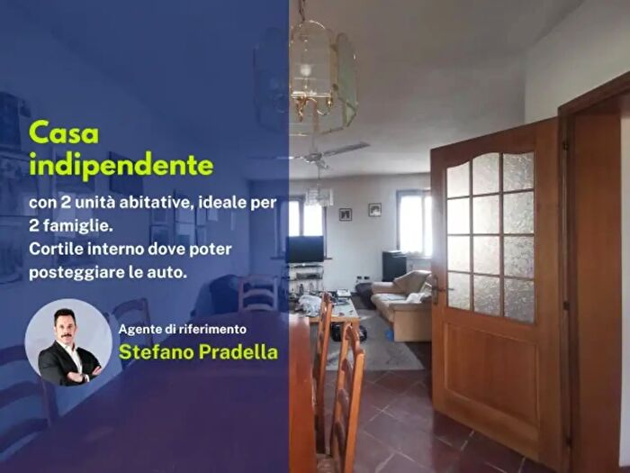 Casa con 6 locali in vendita in Via Roma, Dosolo