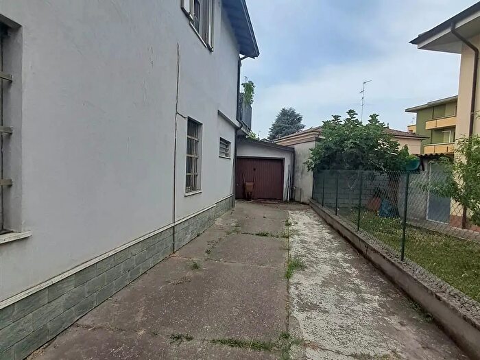 Casa quadrilocale in vendita in Borgonovo Val Tidone