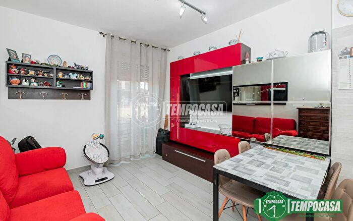 Appartamento trilocale in vendita in Via della Resistenza, San Giuliano Milanese