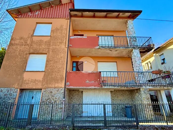 Appartamento quadrilocale in vendita in Via Europa, Montefiore Conca