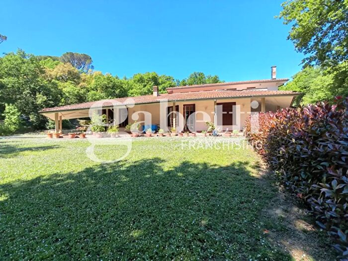 Casa con 5 locali in vendita in Vicopisano