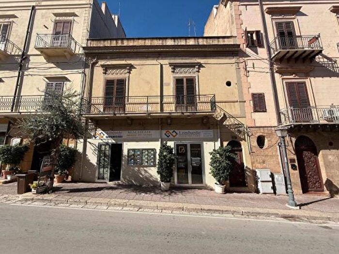 Casa con 6 locali in vendita in Corso Giuseppe Garibaldi, Castellammare Del Golfo