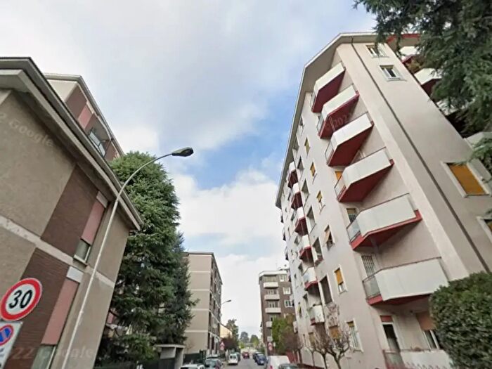 Appartamento trilocale in affitto in Via Carlo Antonietti, Monza