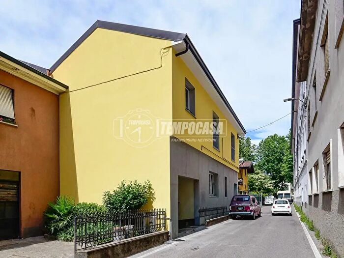 Case in Vendita e in Affitto - 2