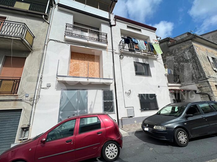 Appartamento con 5 locali in vendita in Via dellAssunzione Snc, Lago