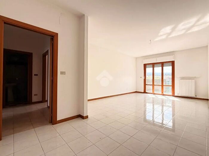 Appartamento quadrilocale in vendita in Via dei Giaggioli, Ascoli Piceno