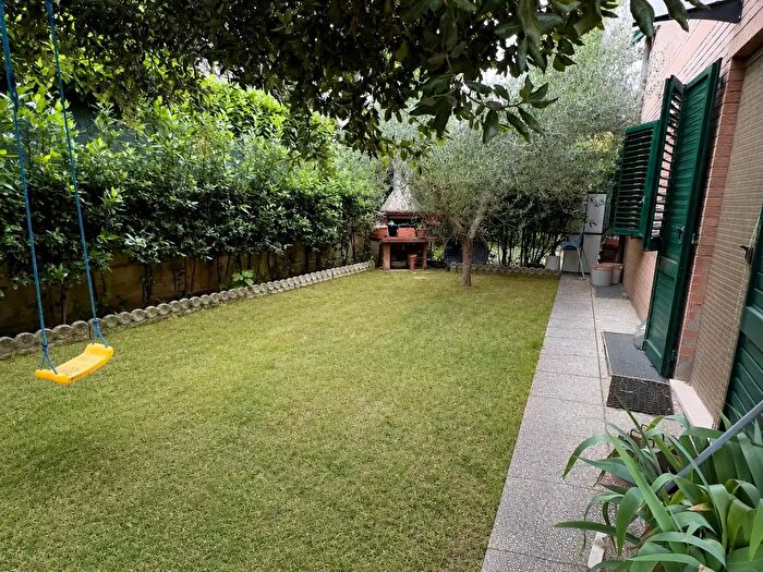Casa con 8 locali in vendita in Colle Di Val D'Elsa