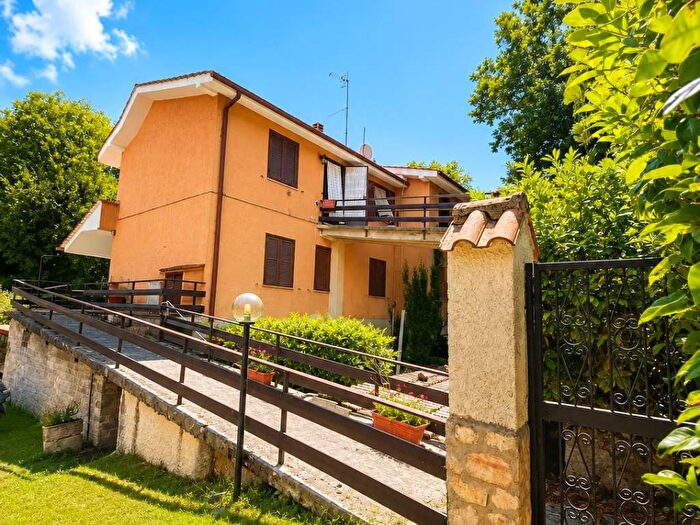 Appartamento trilocale in affitto in Via Pasquale Lolli, Retafani, Piglio